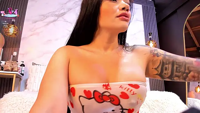 Snapshot of palomabela chatting on 11.21.25 palomabela online show from 11.21.25