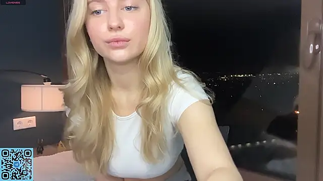 RadiantBliss online show from 11.02.25