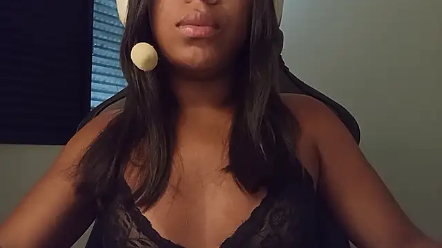 Snapshot of cammydebora chatting on 09.18.25 cammydebora online show from 09.18.25