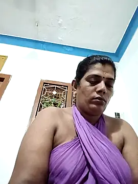 Snapshot of kissmetha chatting on 03.18.25 kissmetha online show from 03.18.25