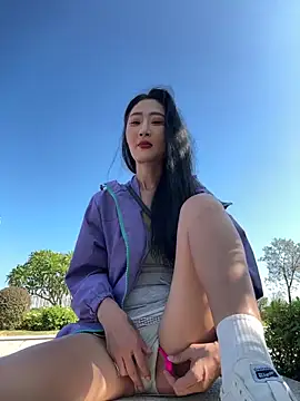 linger-23 online show from 11.08.25