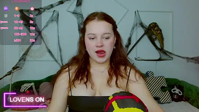 Cute kitty- online show from 10.28.25