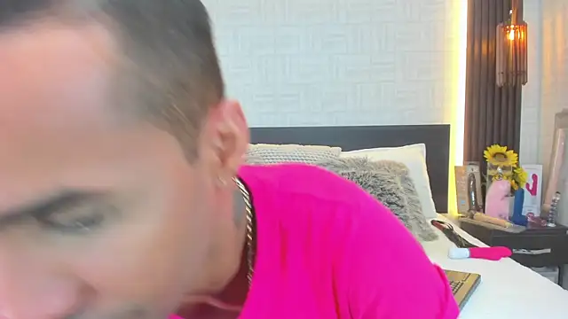 Snapshot of Anghel_Stone chatting on 11.28.25 Anghel Stone online show from 11.28.25