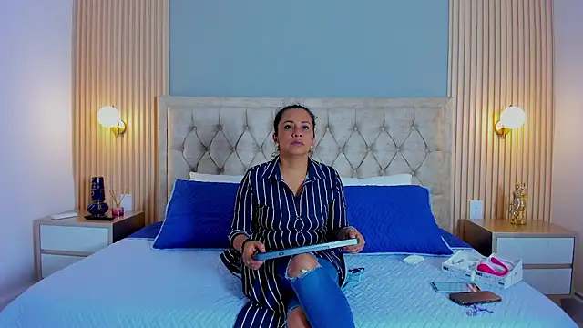 Snapshot of Hera_goddesss chatting on 10.06.25 Hera goddesss online show from 10.06.25