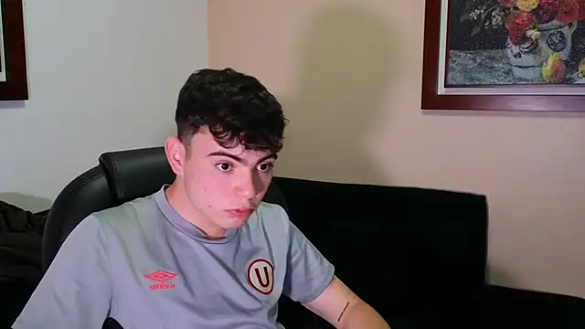 Snapshot of lukeboyce33 chatting on 09.17.25 lukeboyce33 online show from 09.17.25