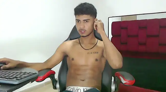 Snapshot of FelipeBrais chatting on 03.13.25 FelipeBrais online show from 03.13.25