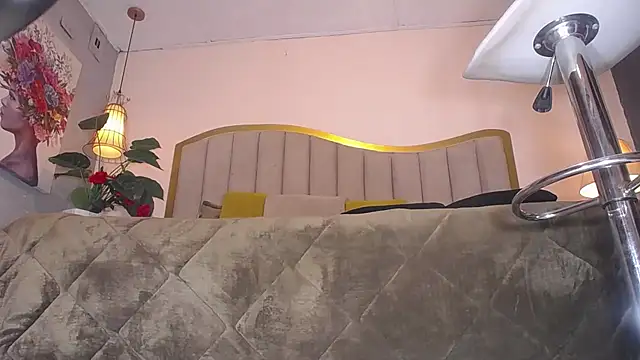 Snapshot of ailyn_maury chatting on 02.10.26 ailyn maury online show from 02.10.26