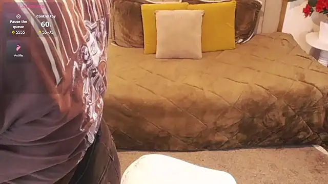 Snapshot of ailyn_maury chatting on 02.27.26 ailyn maury online show from 02.27.26