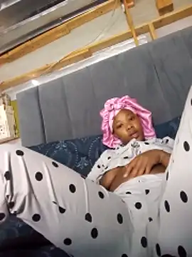 Hotytoty26 online show from 12.18.25