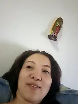 Snapshot of lola3baby chatting on 03.21.25 lola3baby online show from 03.21.25