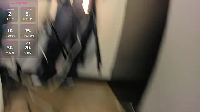 Pretty Johnson  online show from 09.19.25