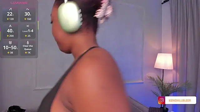 Kendallbleer online show from 09.20.25