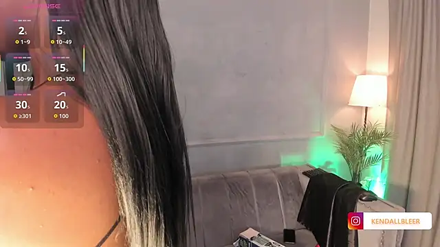 Kendallbleer online show from 10.16.25