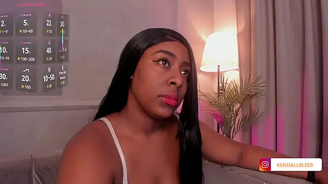 Kendallbleer online show from 10.21.25