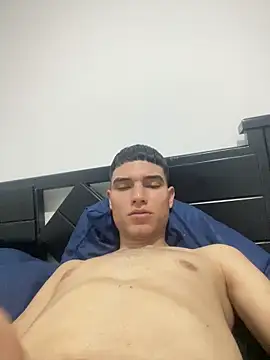 Snapshot of Saul_yei chatting on 10.05.25 Saul yei online show from 10.05.25