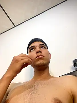 Snapshot of Saul_yei chatting on 10.15.25 Saul yei online show from 10.15.25