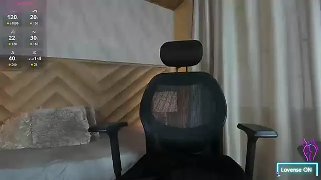 Snapshot of alice_kingsley_ chatting on 10.02.25 alice kingsley online show from 10.02.25
