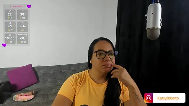 Snapshot of Kattysoto chatting on 09.12.25 Kattysoto online show from 09.12.25