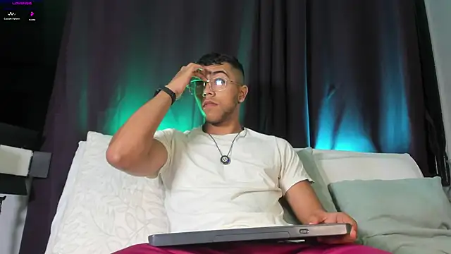 Colstorw  online show from 12.05.25