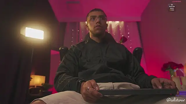 Snapshot of Colstorw_ chatting on 02.11.26 Colstorw online show from 02.11.26