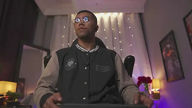 Snapshot of Colstorw_ chatting on 02.23.26 Colstorw online show from 02.23.26