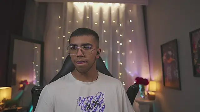 Snapshot of Colstorw_ chatting on 02.24.26 Colstorw online show from 02.24.26