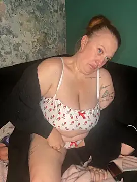 Snapshot of XxXMistyXxX chatting on 10.09.25 XxXMistyXxX online show from 10.09.25