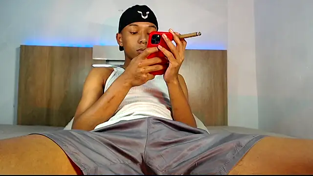 Snapshot of DavidLondo chatting on 02.15.26 DavidLondo online show from 02.15.26