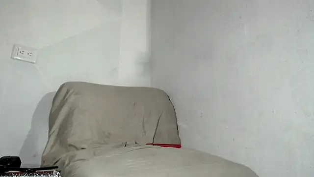 Snapshot of DavidLondo chatting on 04.16.26 DavidLondo online show from 04.16.26