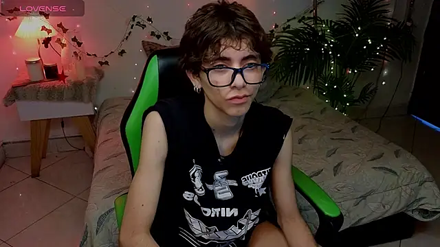 Snapshot of Matty_Sparkk chatting on 06.16.26 Matty Sparkk online show from 06.16.26