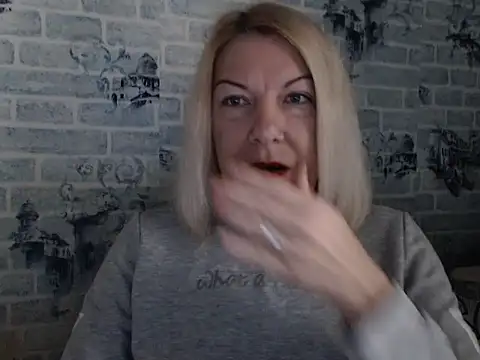 Lillia Ray online show from 10.13.25