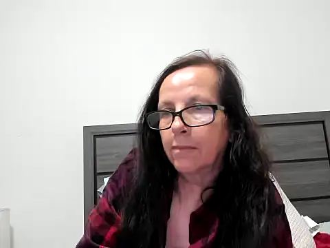 Snapshot of peachgoddess chatting on 04.14.26 peachgoddess online show from 04.14.26