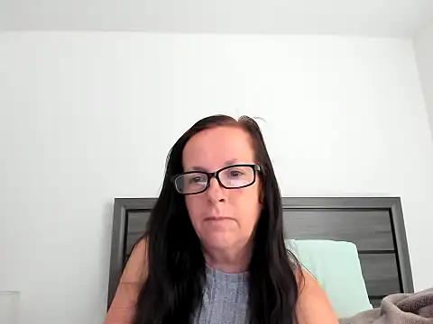 Snapshot of peachgoddess chatting on 04.15.26 peachgoddess online show from 04.15.26