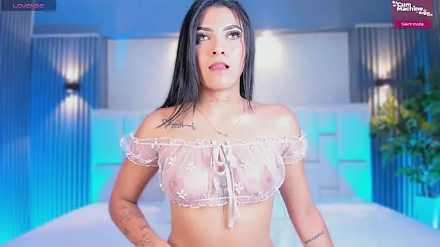 SarayCortess online show from 04.14.26