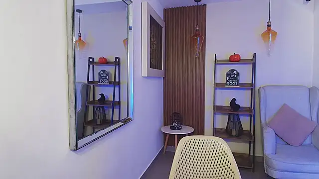 Coral Lise online show from 10.26.25