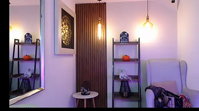 Coral Lise online show from 11.08.25