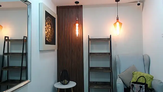 Coral Lise online show from 11.18.25