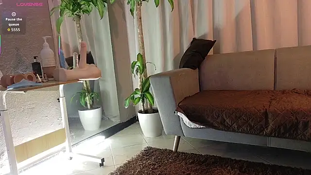 YuliethPetite online show from 11.26.25