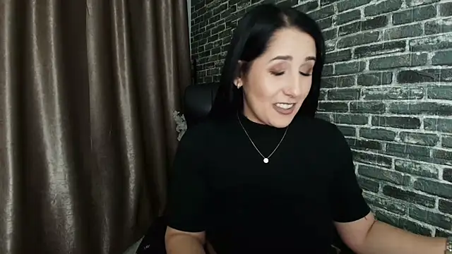 missdyaa online show from 10.20.25