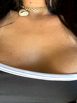 elathaiss online show from 11.13.25