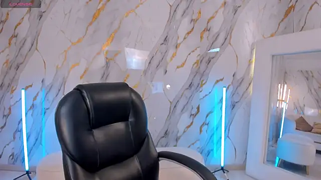 CandaseRussell online show from 11.26.25