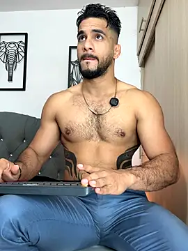 Snapshot of Maximiliano_ford chatting on 11.10.25 Maximiliano ford online show from 11.10.25