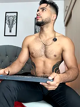 Snapshot of Maximiliano_ford chatting on 11.14.25 Maximiliano ford online show from 11.14.25