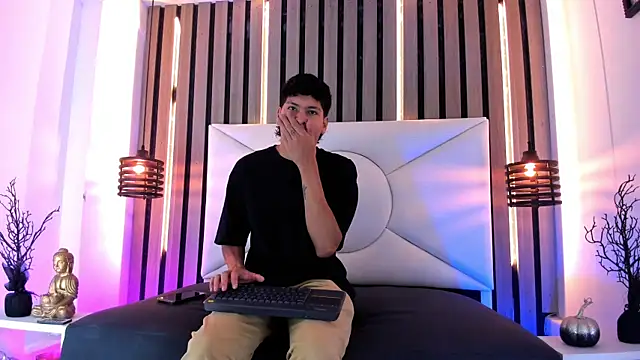 Jhojan twink online show from 10.20.25