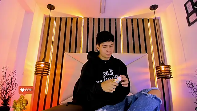 Jhojan twink online show from 11.12.25