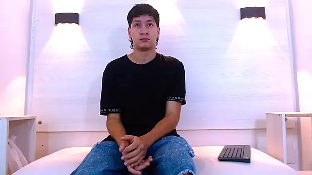 Jhojan twink online show from 11.28.25