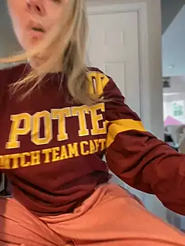 LittleMsMILF online show from 03.03.26