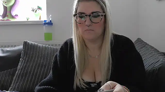 Sizzling Indie36 online show from 11.19.25