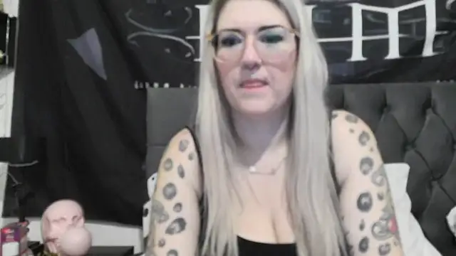 Sizzling Indie36 online show from 12.18.25