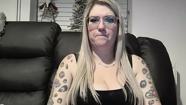 Sizzling Indie36 online show from 12.20.25